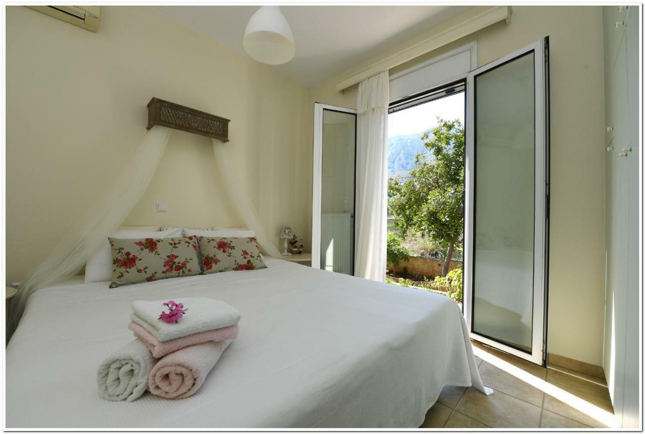 Cozy Home With Great View In Ancient Corinth Bagian luar foto