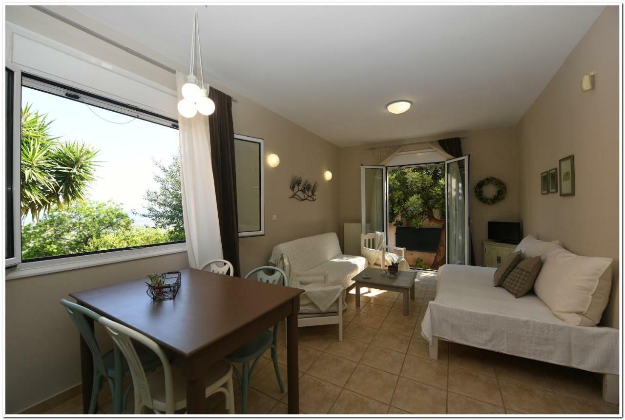 Cozy Home With Great View In Ancient Corinth Bagian luar foto